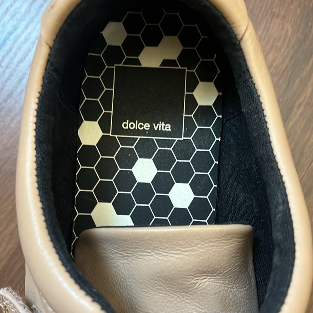 Dolce Vita Tina Sneaker - Picture 3 of 10